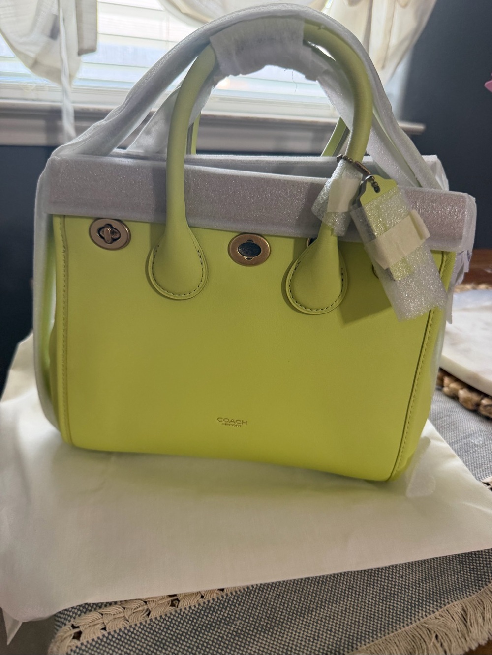 COACH 2026 Runway Limited Release Turnlock Tote 22 CITRUS